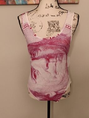 Sleeveless Pink Graphic Tank Top